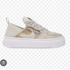 Nike Court Vision Alta